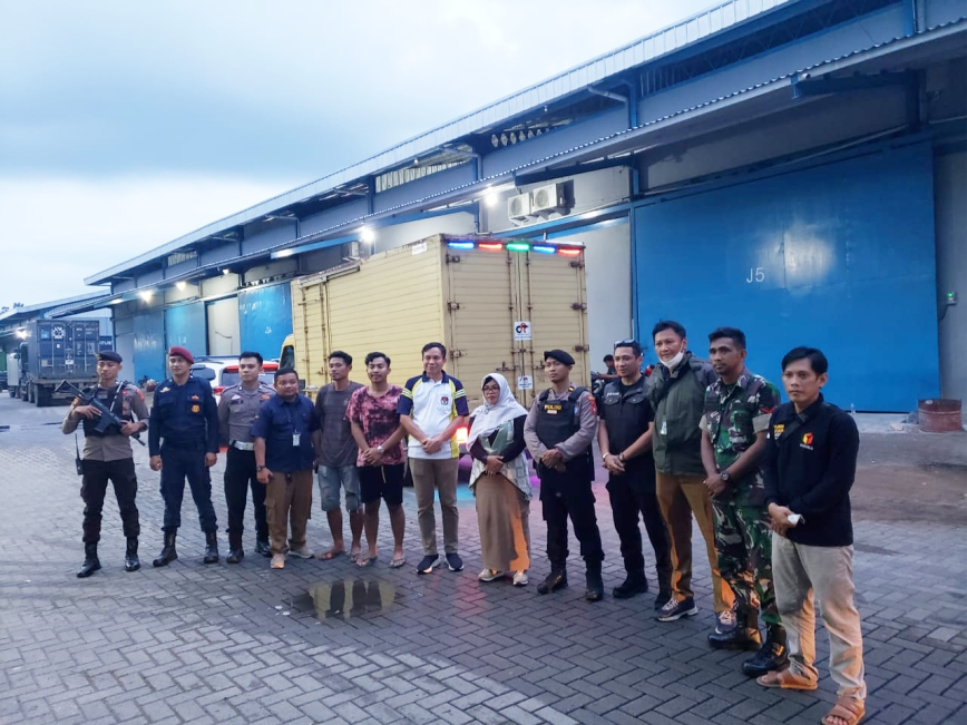 Bawaslu Kabupaten Kayong Utara Kawal  Logistik Surat Suara dari Pelabuhan Dwikora  Pontianak Ke Kabupaten Kayong Utara