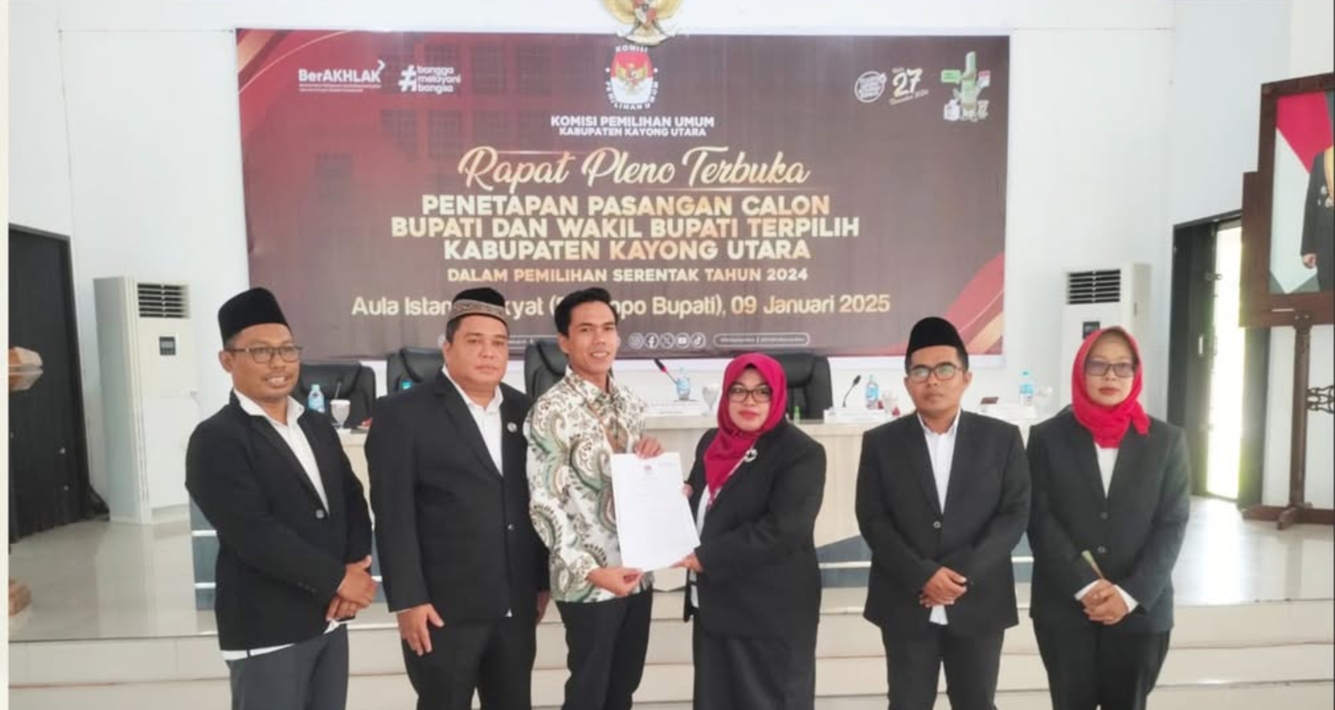 Awasi Rapat Pleno Penetapan Pasangan Calon Bupati dan Wakil Bupati Terpilih Kabupaten Kayong Utara pada Pilkada Serentak 2024 di Aula Istana Rakyat Jalan Tanah Merah