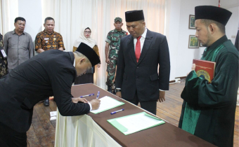 Bawaslu Kabupaten Kayong Resmi Melantik 18 Anggota Panwaslu Kecamatan