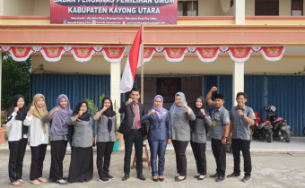 Upacara Peringatan HUT Republik Indonesia Ke-74 di Bawaslu Kabupaten kayong Utara