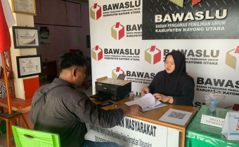 Hari Pertama Penerimaan, Penelitian dan Verifikasi Berkas Administrasi Calon Anggota Panwascam