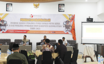 Kegiatan Penguatan Kelembagaan Internal Jajaran Pengawas Pemilu dengan Mitra Kerja pada Senin (22/09/2025), bertempat di Hotel Mahkota Kayong.