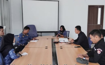 Bawaslu Kayong Utara Koordinasi dengan Disdukcapil Sinkronkan Pemutakhiran Data Pemilih